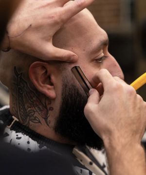 Úprava brady (beard trim)