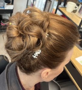Spoločenský účes + finálny styling