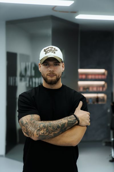 Damian Štefečka @damianos_barber