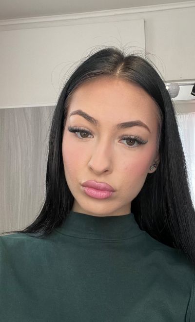 Lívia B